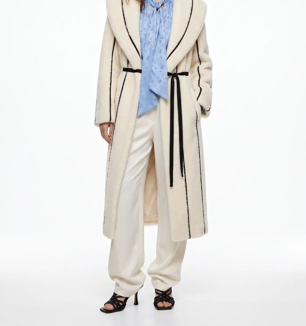 Tonal Clover Dobby Jacquard blouse with coat